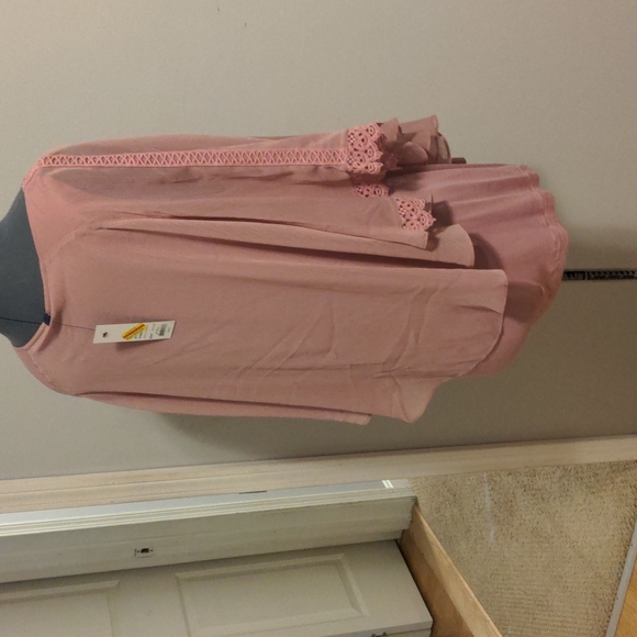 Pink flowy top - Picture 3 of 3